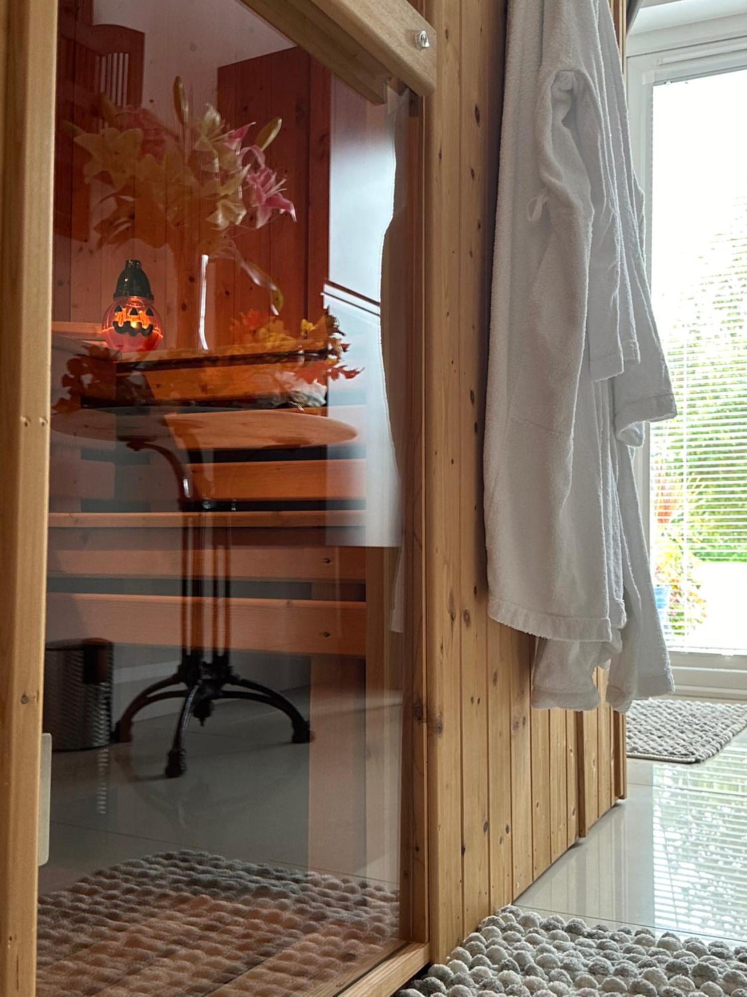 Forest Path Luxury Studio Apartment With Large Bedroom Bathroom And Sauna Sleeps Up To 4 Ballynahinch Exterior foto